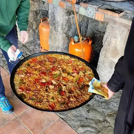 Dağ evi Casa Fiestas 16 Personas, Barbacoa Y Terraza Las Cruceras