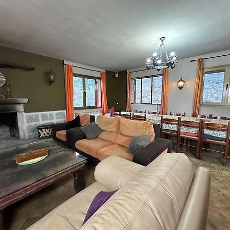 Casa Fiestas 16 Personas, Barbacoa Y Terraza Chalé *